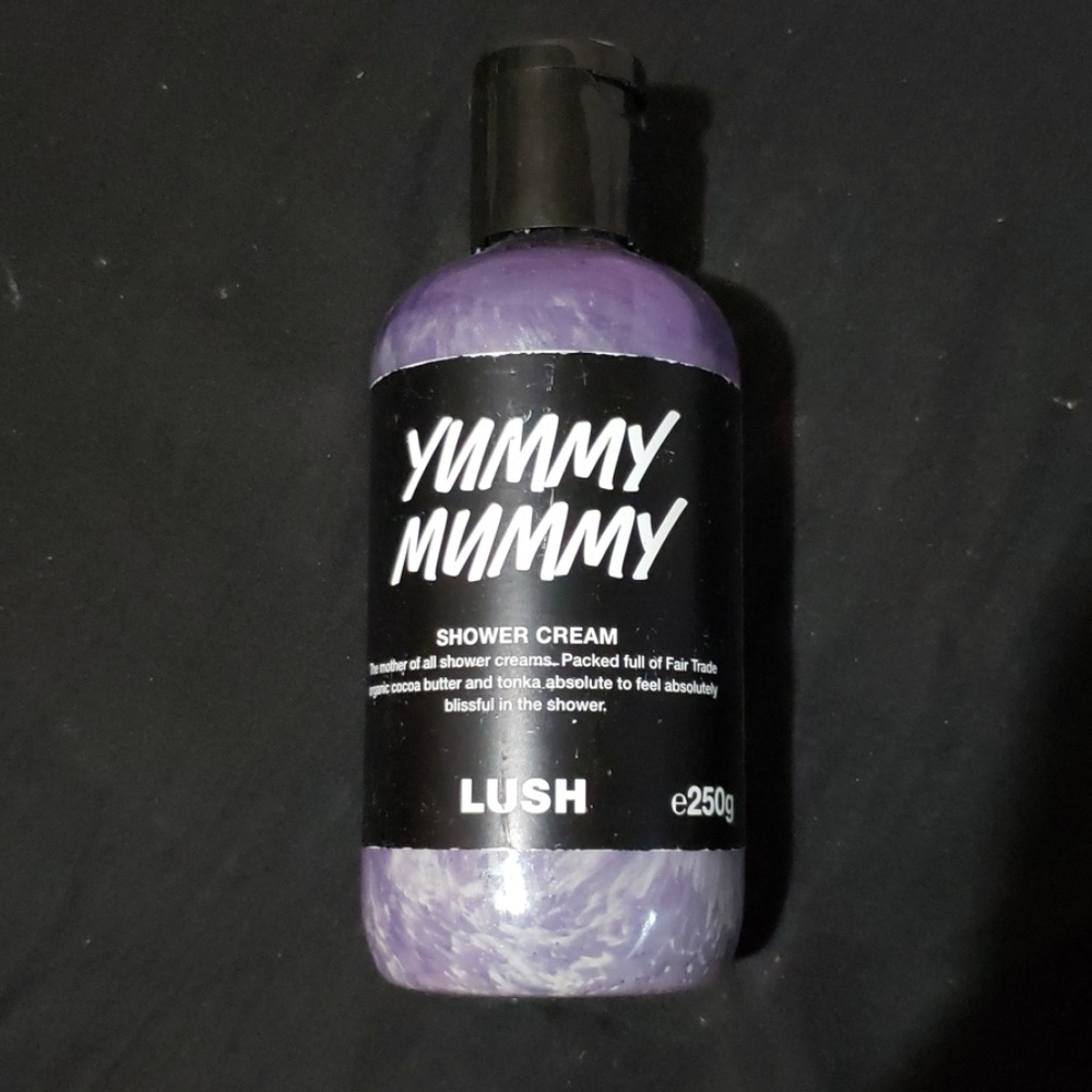 Lush Yummy Mummy Shower Cream